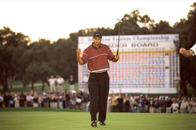 Tiger in front of the American Express Championship leaderboard